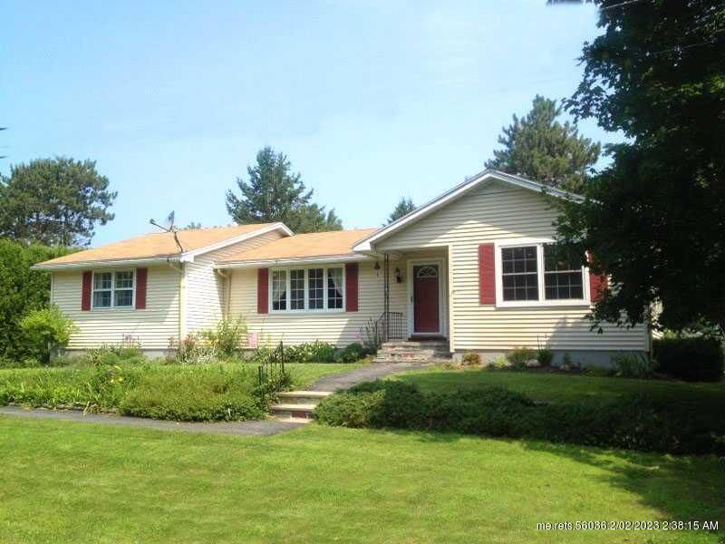 Property Photo:  2 Birchwood Drive  ME 04401 