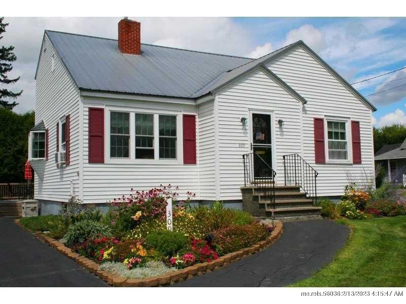 Property Photo:  309 Fourteenth Street  ME 04401 