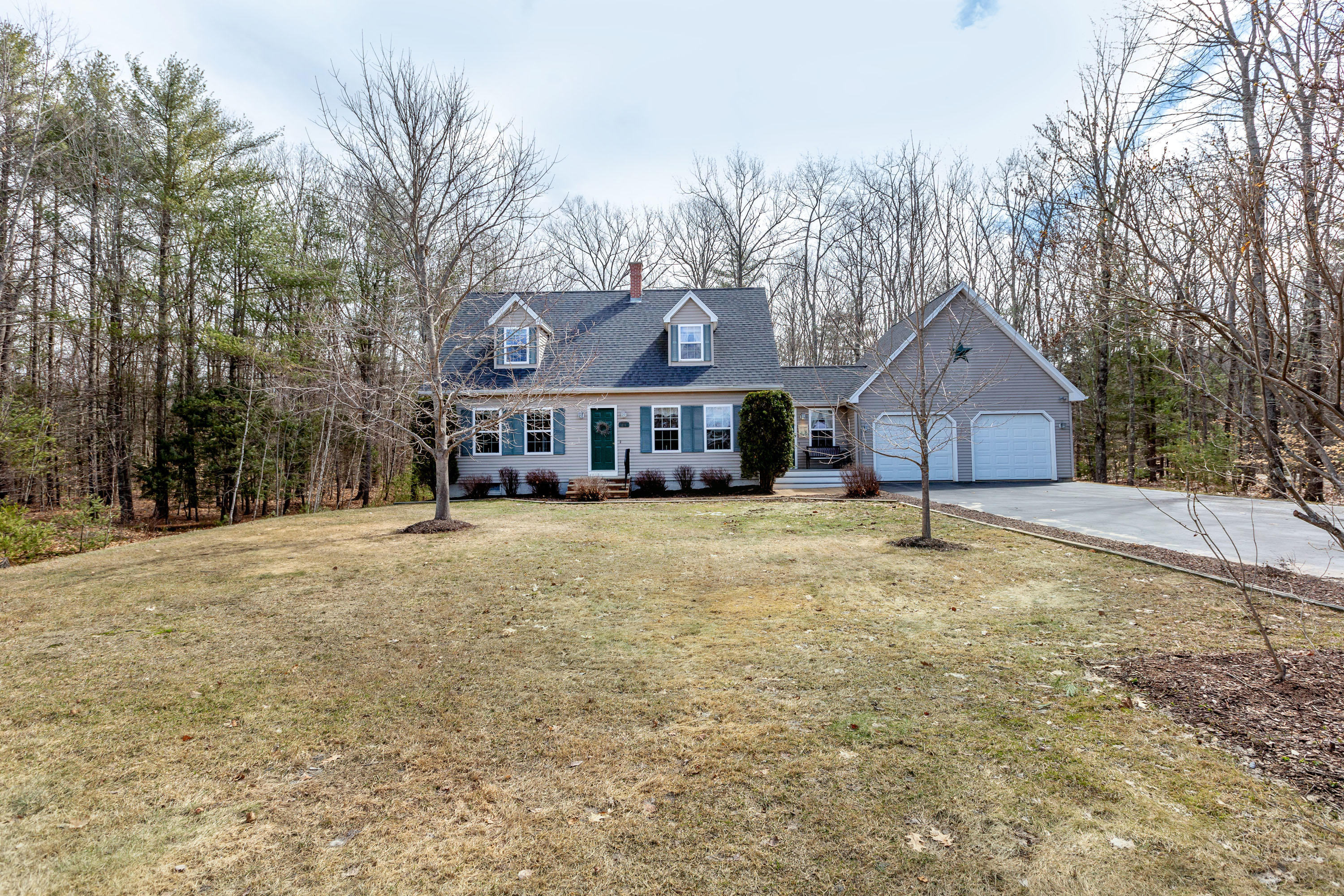 Property Photo: 84 Nezinscott Drive ME 04282