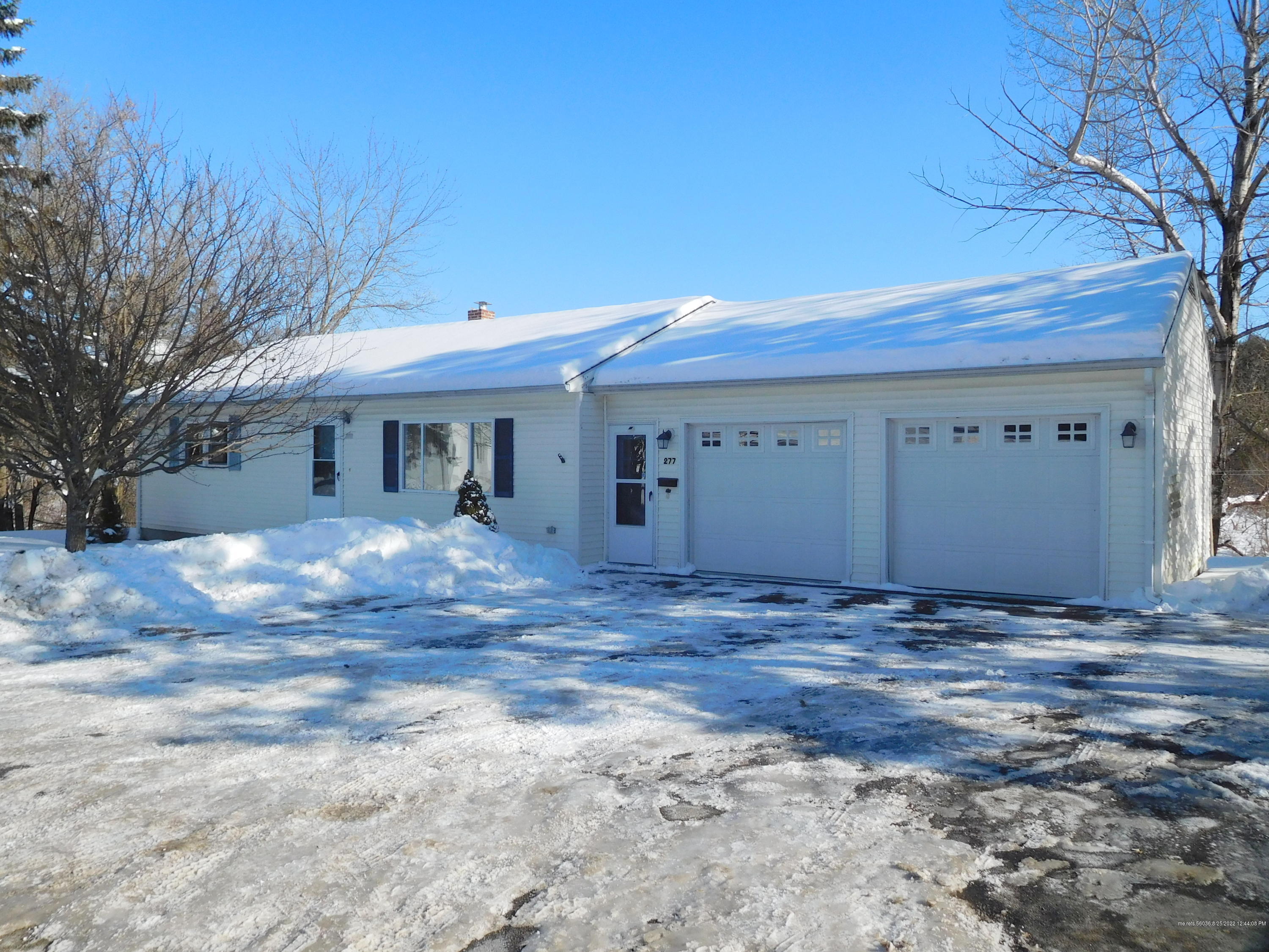 Property Photo: 277 Pond Road ME 04240
