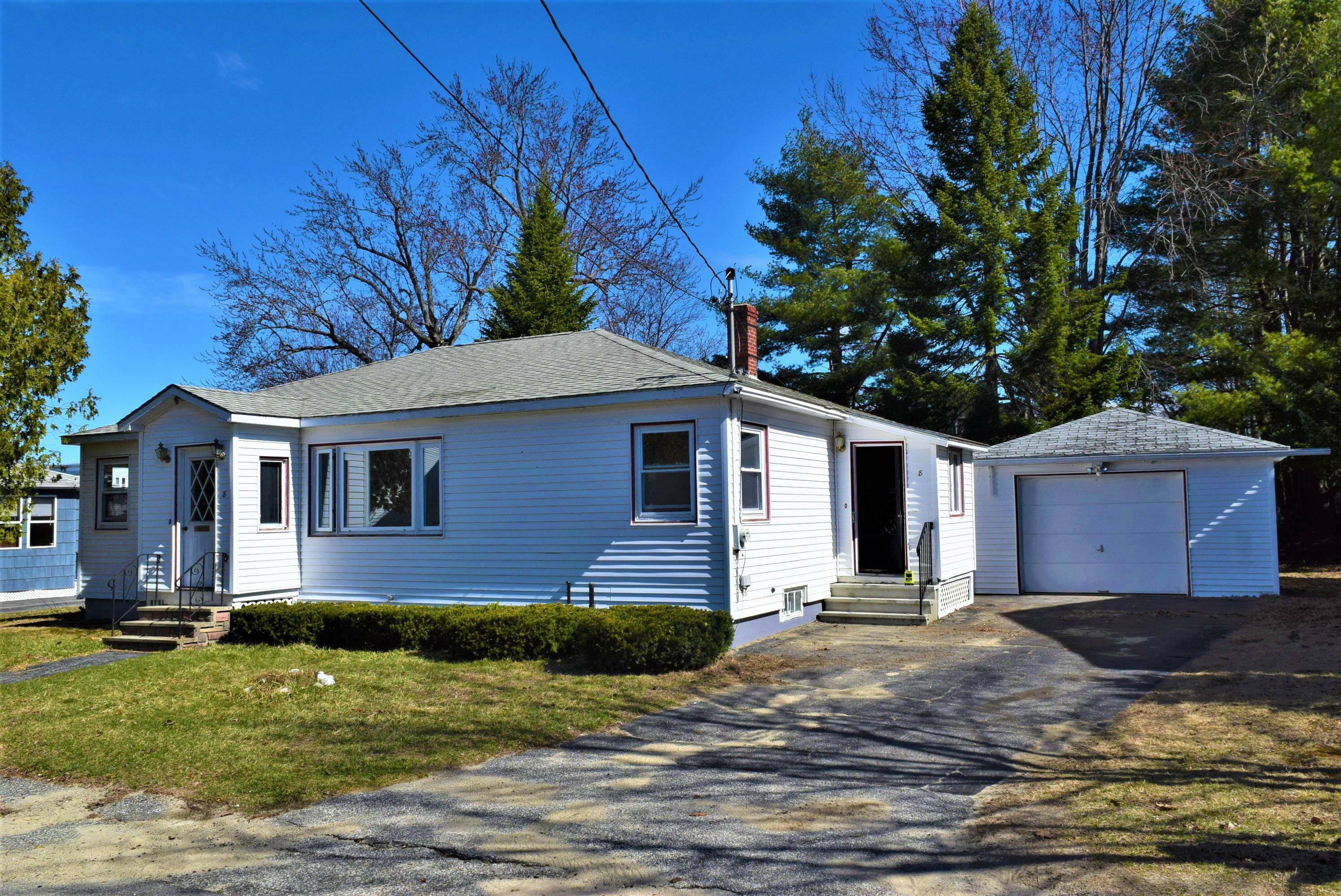 Property Photo: 8 Highland Avenue ME 04240