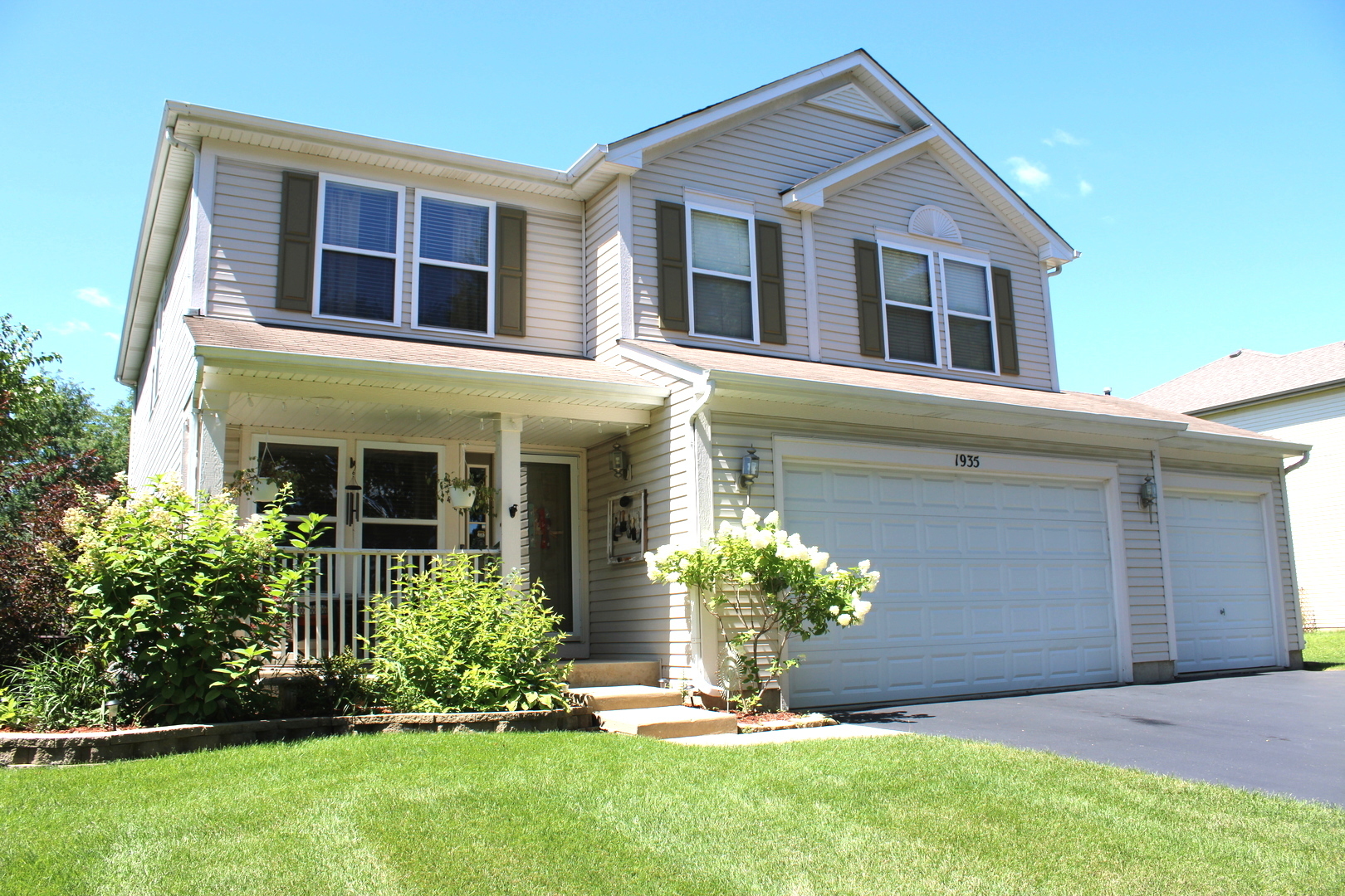 Property Photo: 1935 Hemlock Drive IL 60050