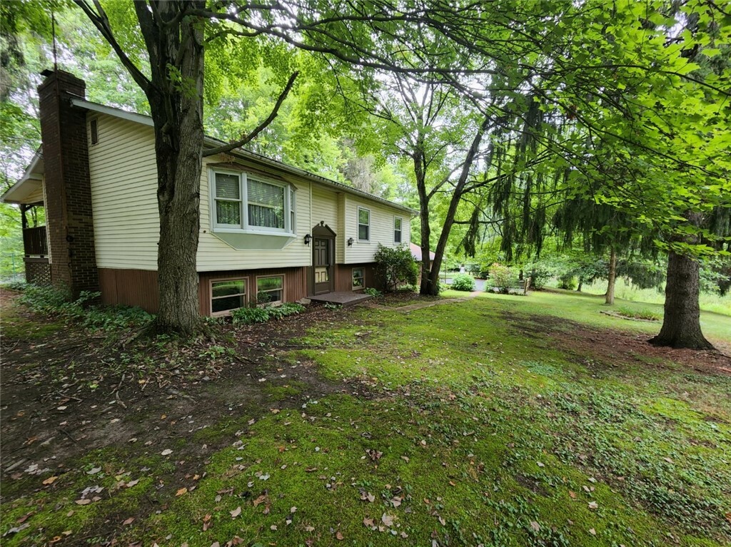 Property Photo:  406 Claytonia  PA 16057 