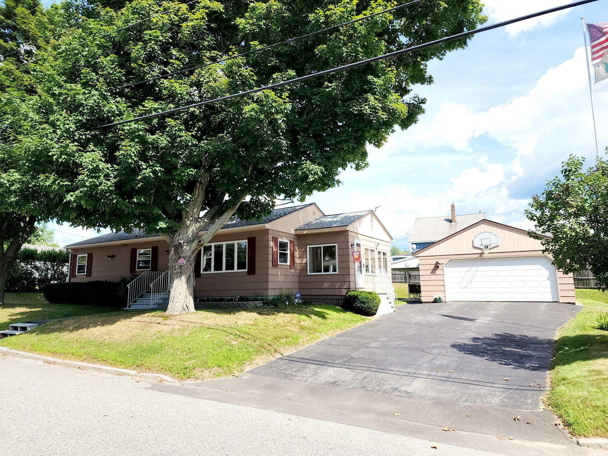 Property Photo: 66 Rideout Avenue ME 04240