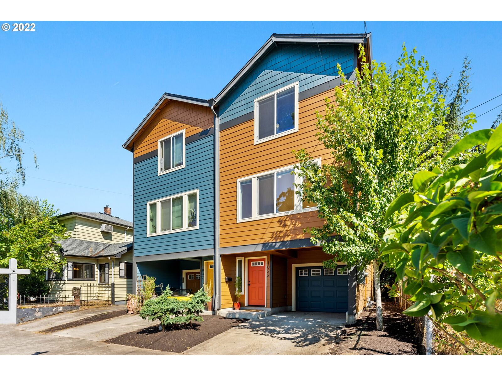 Property Photo:  1045 N Church St  OR 97217 