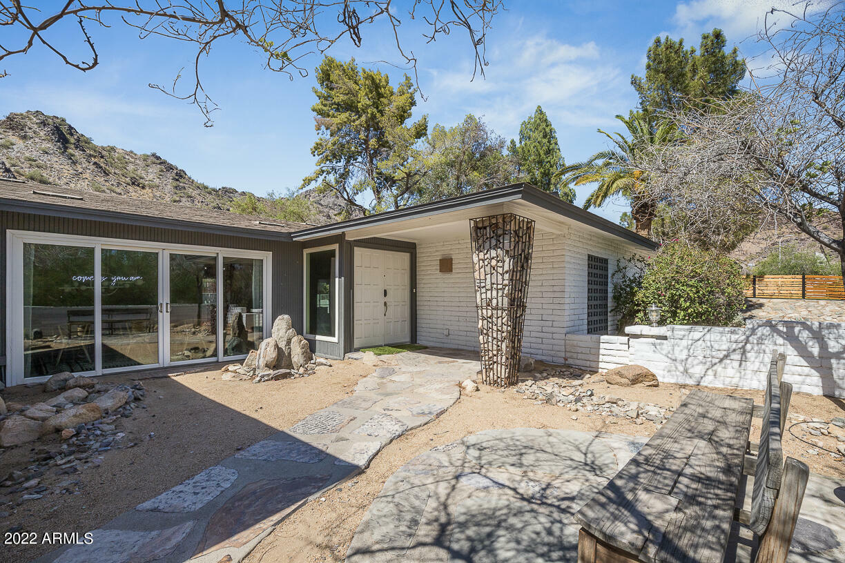Property Photo: 2432 E Piestewa Peak Drive AZ 85016