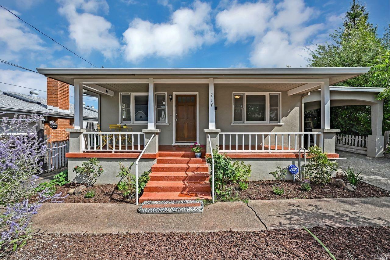 Property Photo: 217 Lincoln Street CA 95448