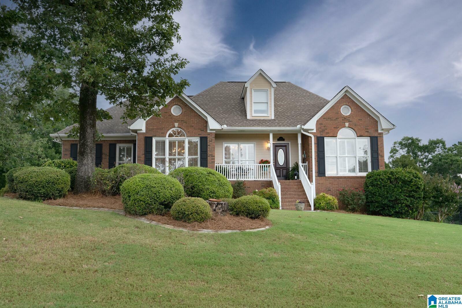 Property Photo:  604 Oak Drive  AL 35173 