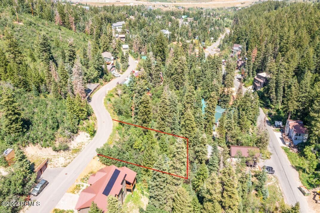 Property Photo:  215 Paradise Road  UT 84098 