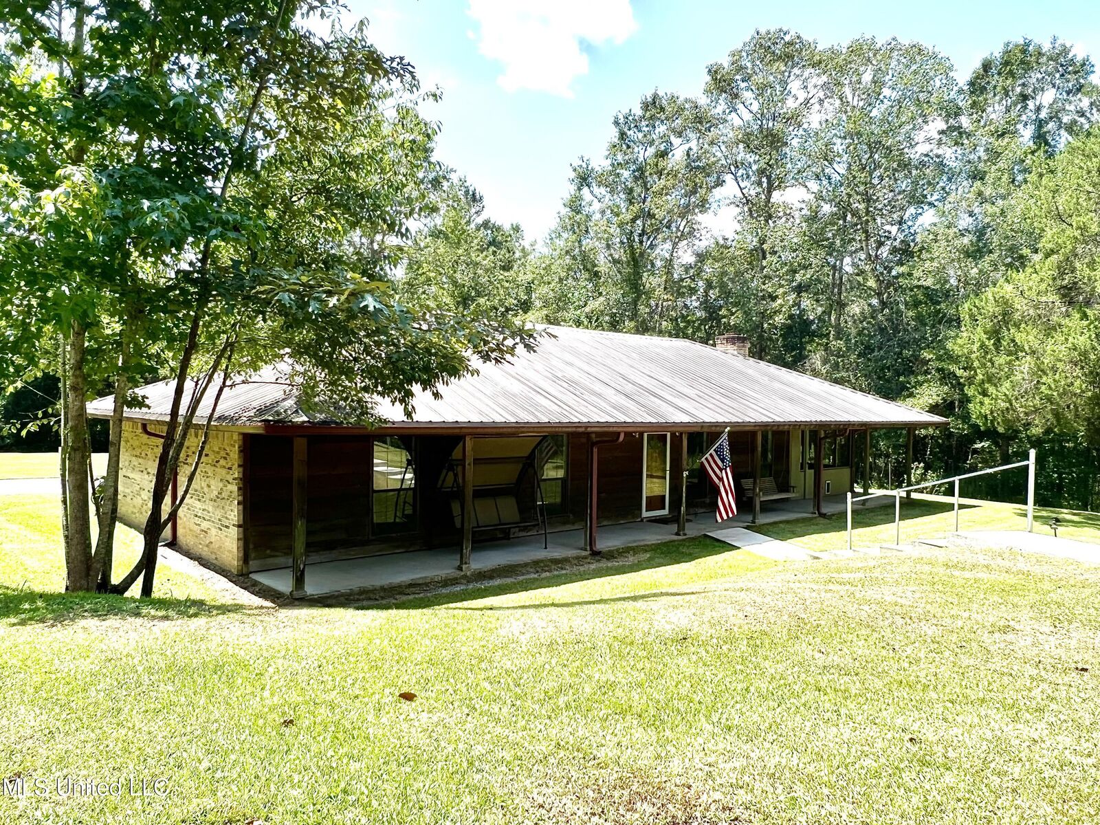 Property Photo: 2200 Les Reeves Road MS 39562