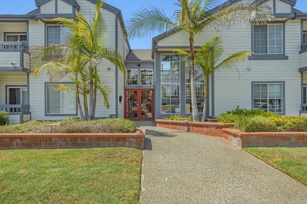 Property Photo: 3950 Cleveland Ave 105 CA 92103
