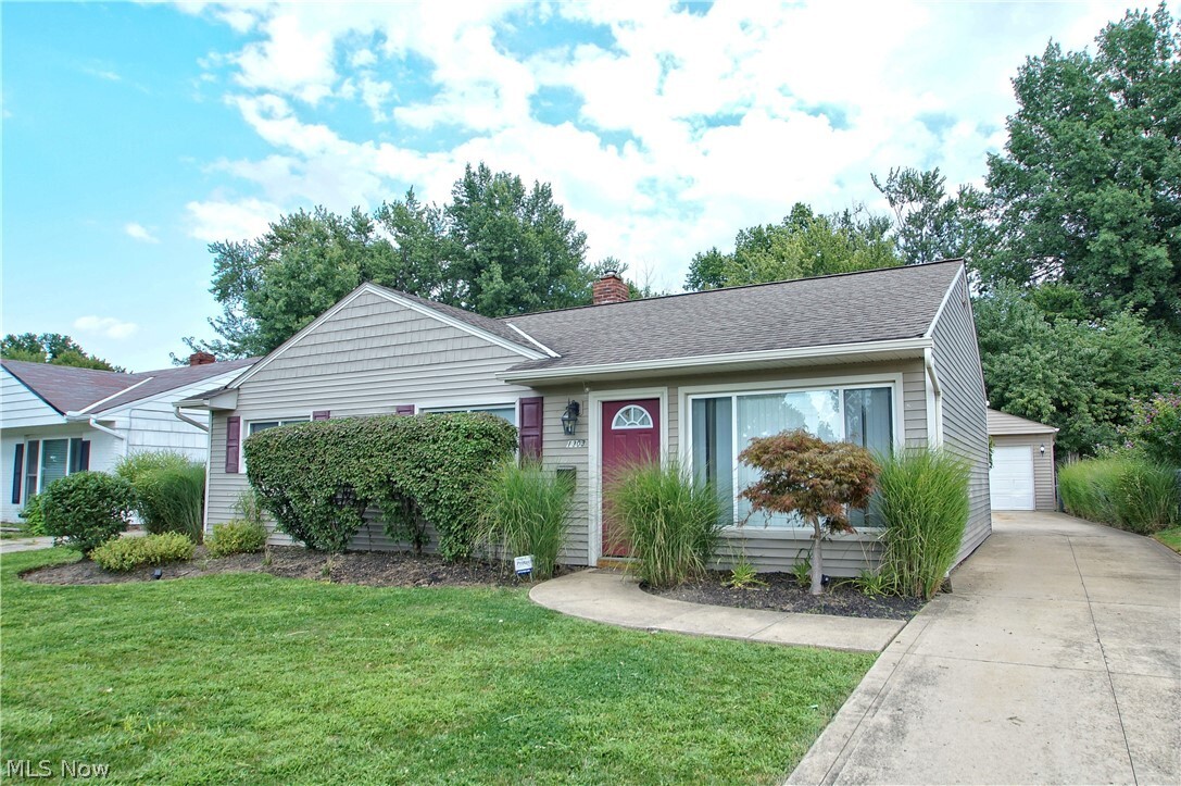 Property Photo: 1303 Ranchland Drive OH 44124