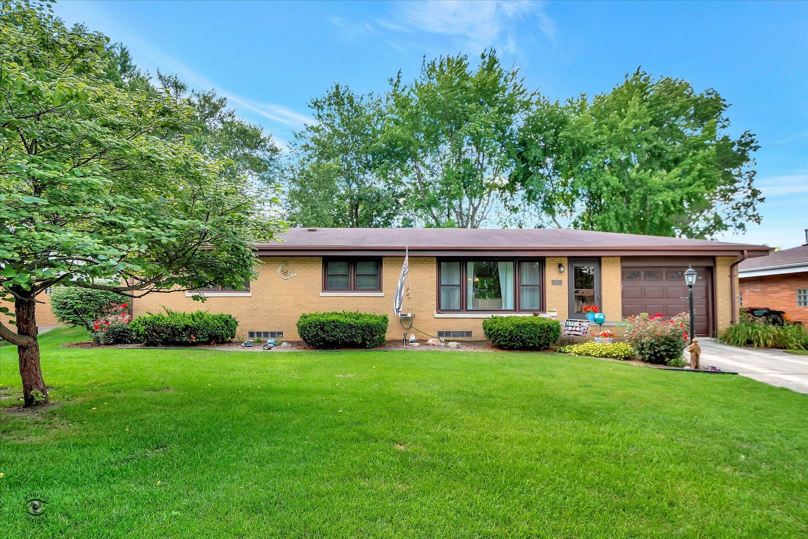 Property Photo: 558 Country Lane IL 60401