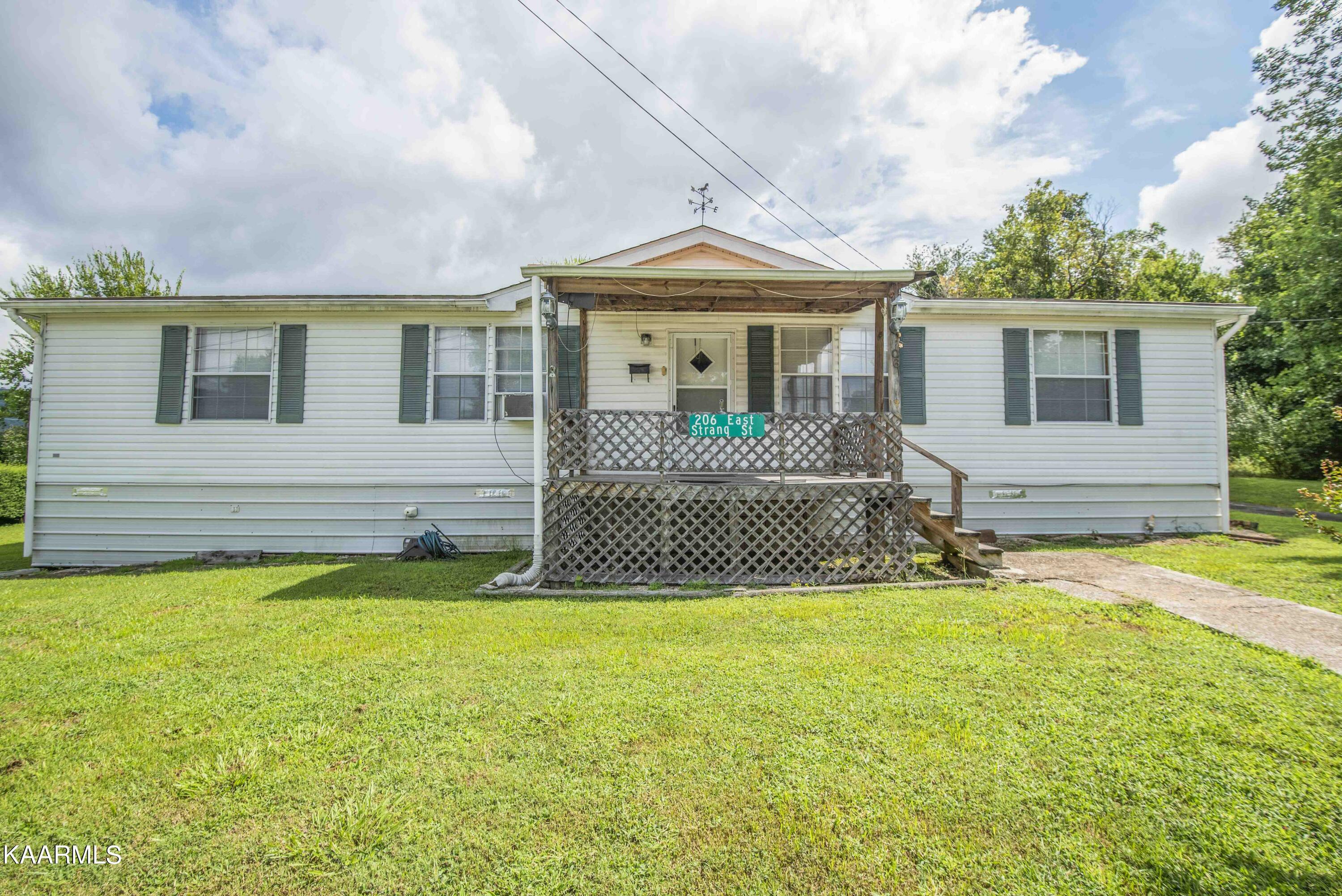 Property Photo:  206 E Strang St  TN 37854 