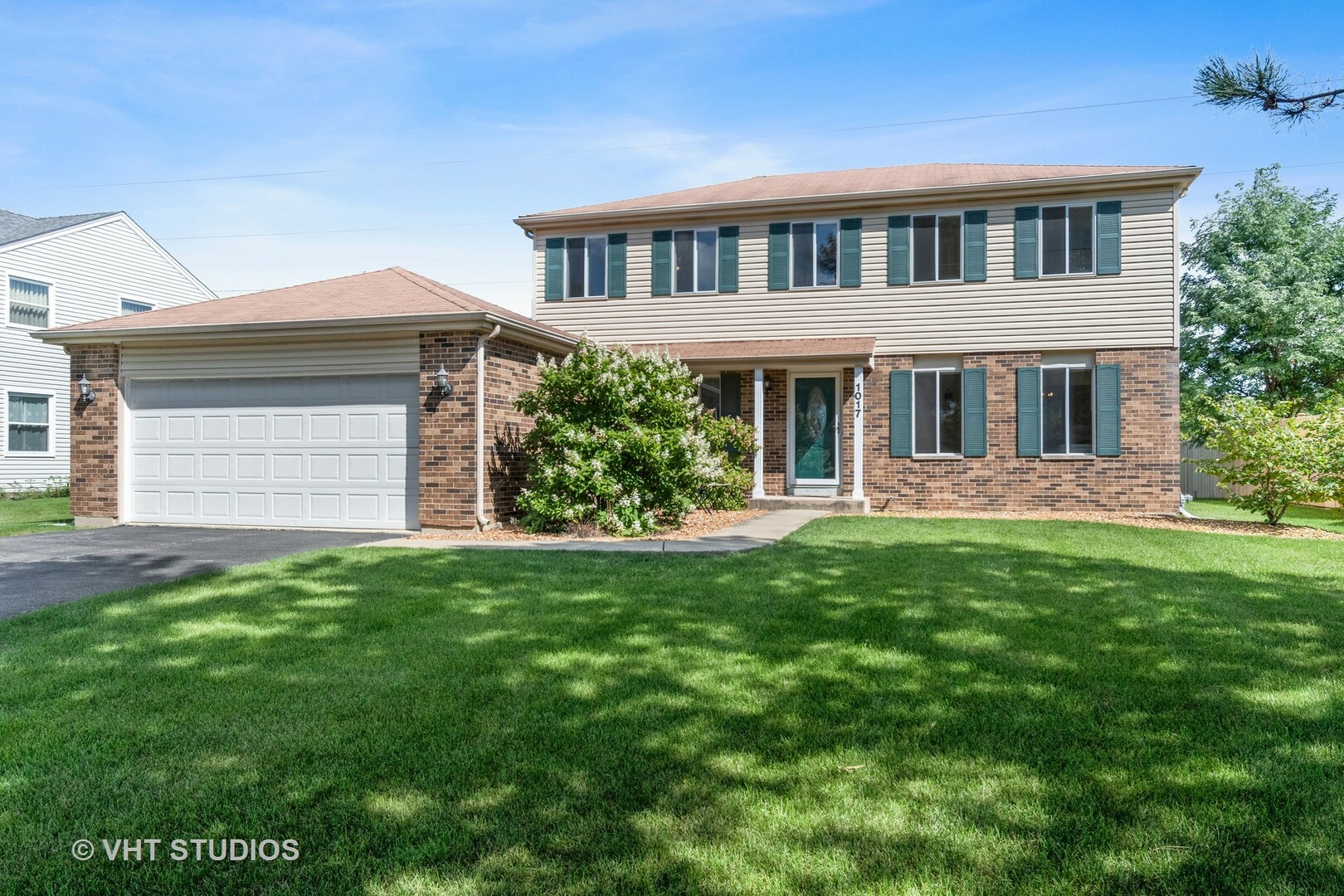 Property Photo:  1017 Hyde Park Lane  IL 60565 