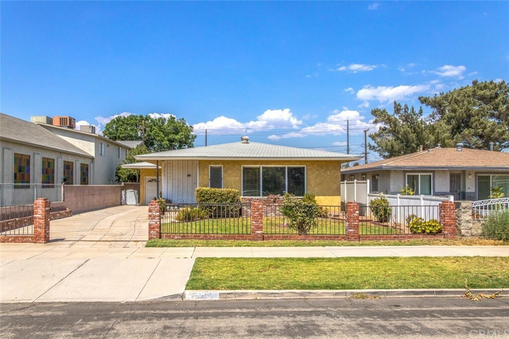 Property Photo:  151 E L Street  CA 92324 