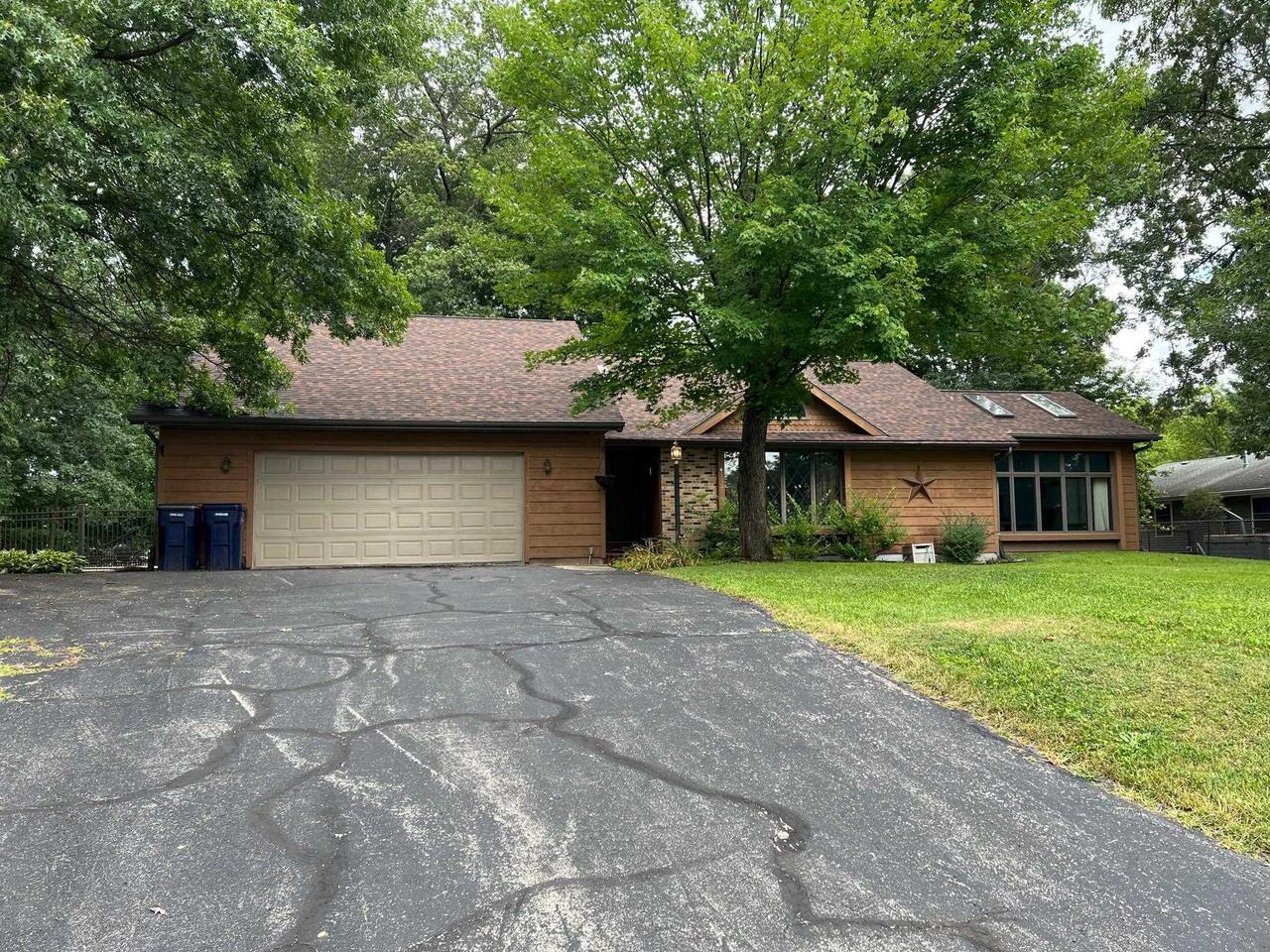 Property Photo:  4110 Fox Hills Dr  WI 53546 