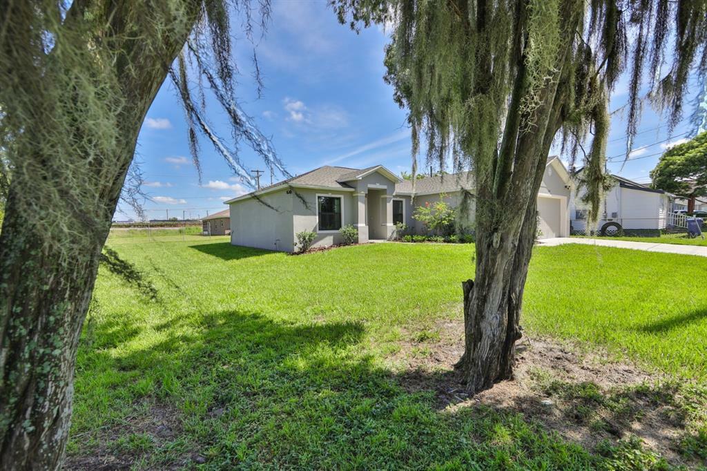 Property Photo:  602 SE 3rd Street  FL 33860 