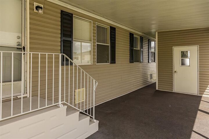 Property Photo:  8308 Fantasia Park Way  FL 33578 
