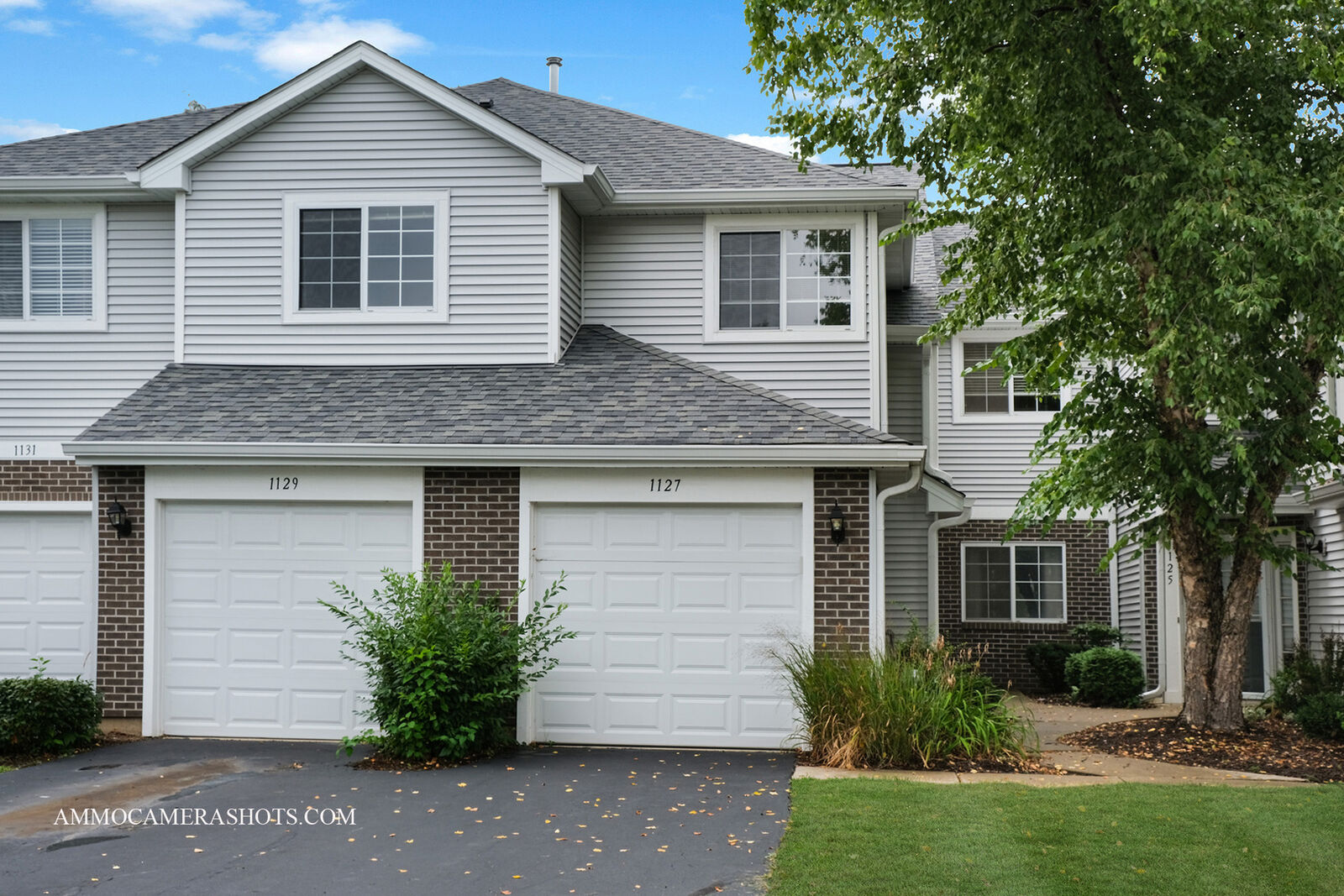 Property Photo:  1129 E Wilson Avenue  IL 60148 