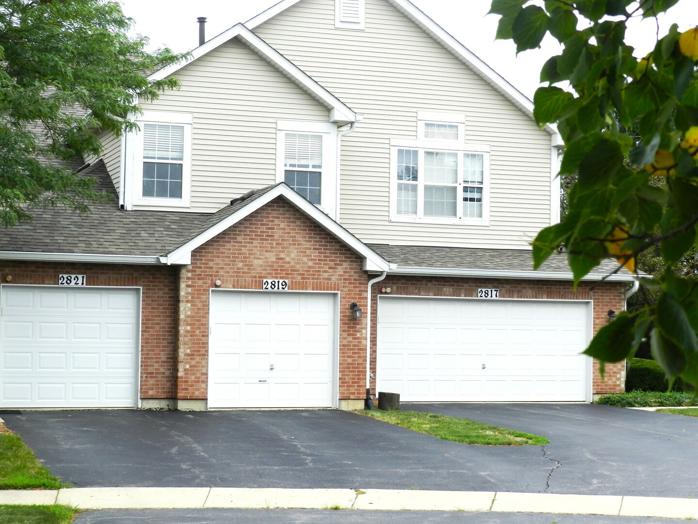 Property Photo:  2819 Kentshire Court  IL 60564 