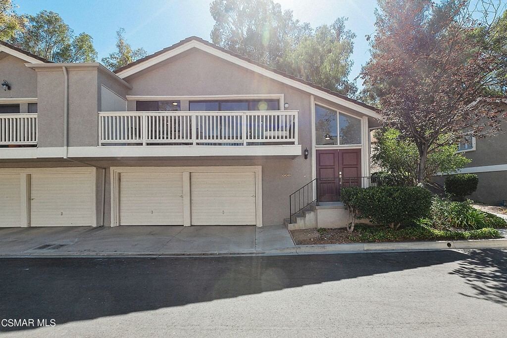 Property Photo:  591 Calle De Las Ovejas  CA 91377 