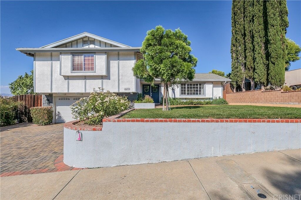 Property Photo:  26414 Gimlet Drive  CA 91321 