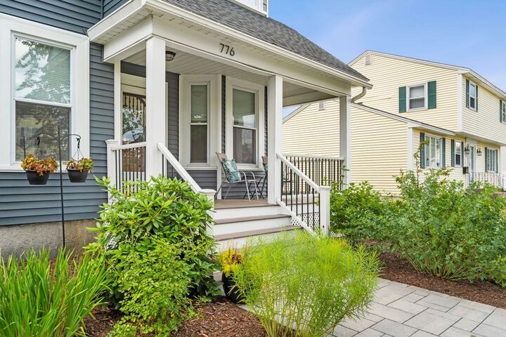 Property Photo:  776 Chestnut Street  NH 03104 