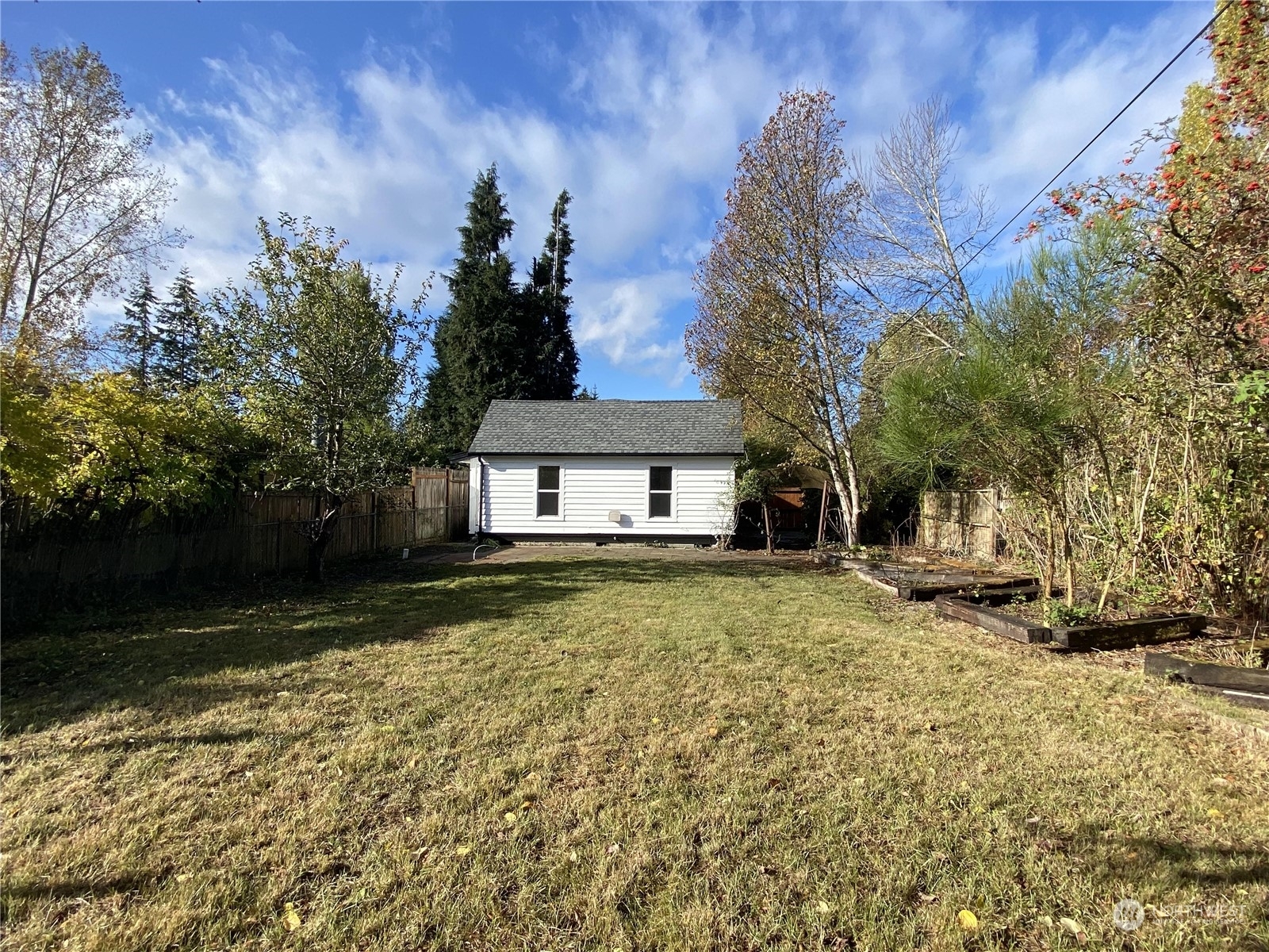 Property Photo:  2620 E Connecticut Street  WA 98226 