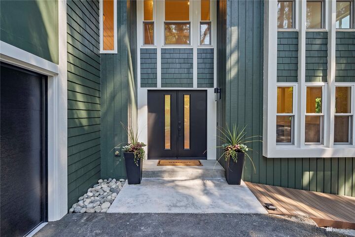 Property Photo: 840 W Sunset Way WA 98027