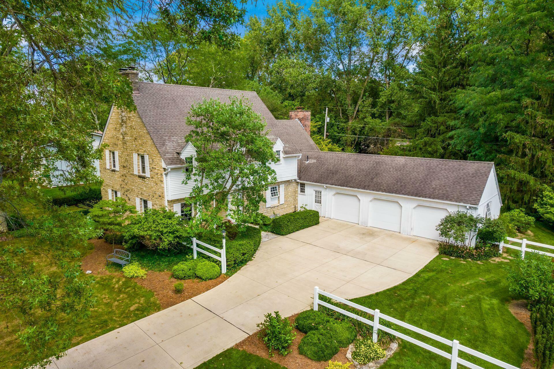 Property Photo:  628 Old Farm Road  OH 43213 