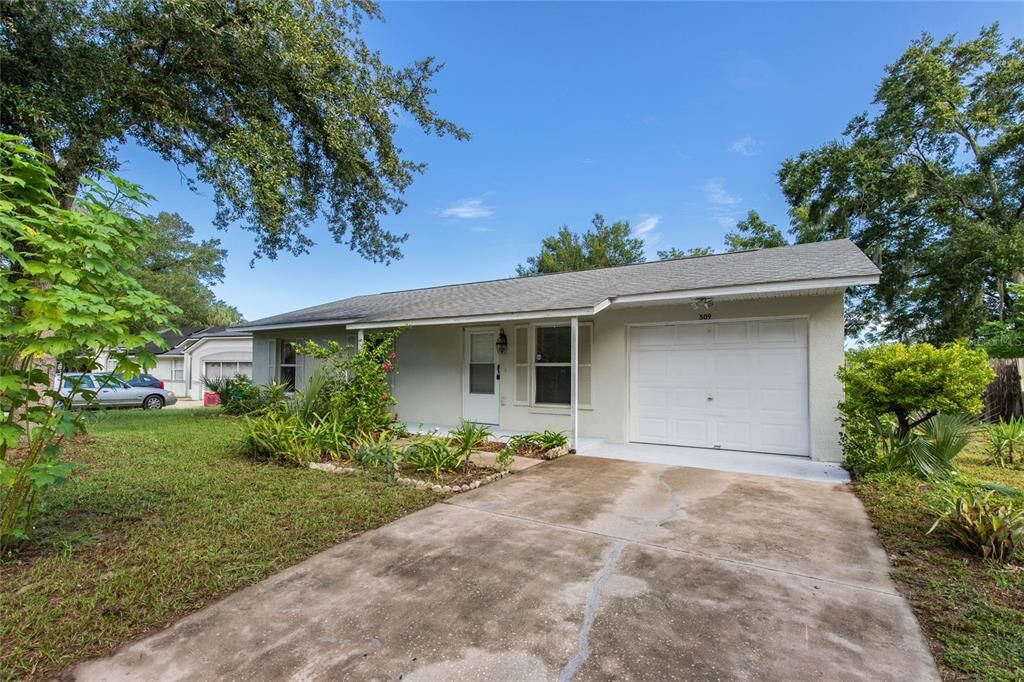 Property Photo:  509 Dorothy Circle  FL 32726 