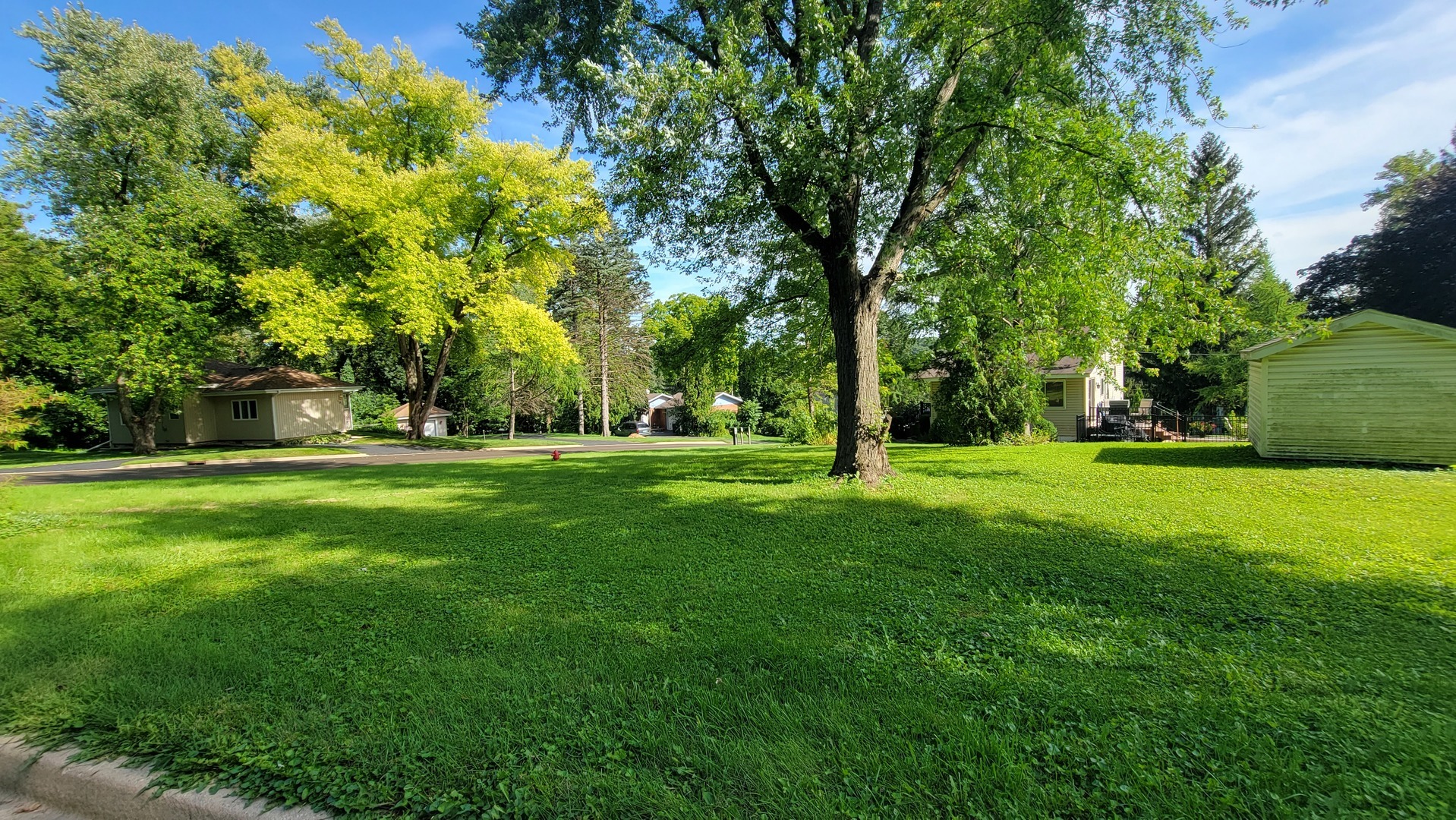 Property Photo:  190 Wildwood Road  IL 60101 