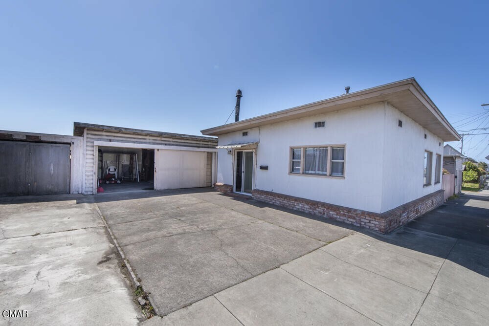 Property Photo:  426 E Oak Street  CA 95437 