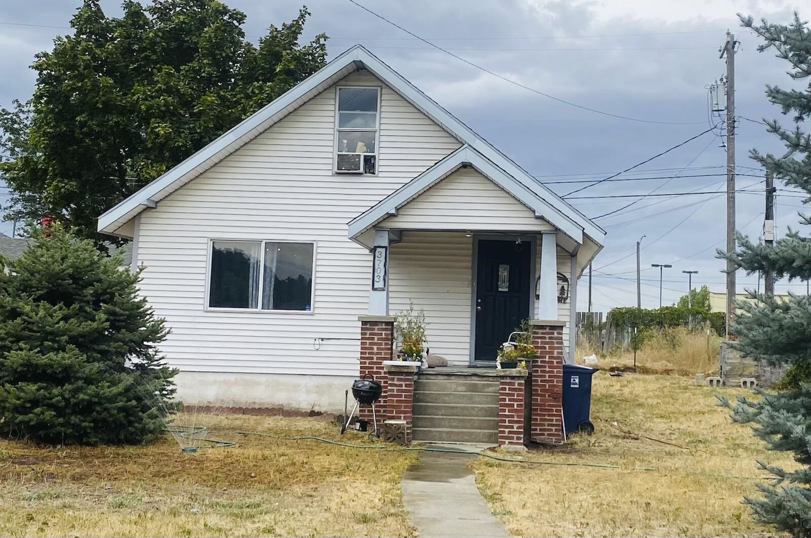 Property Photo:  3703 E 1st Ave  WA 99202 