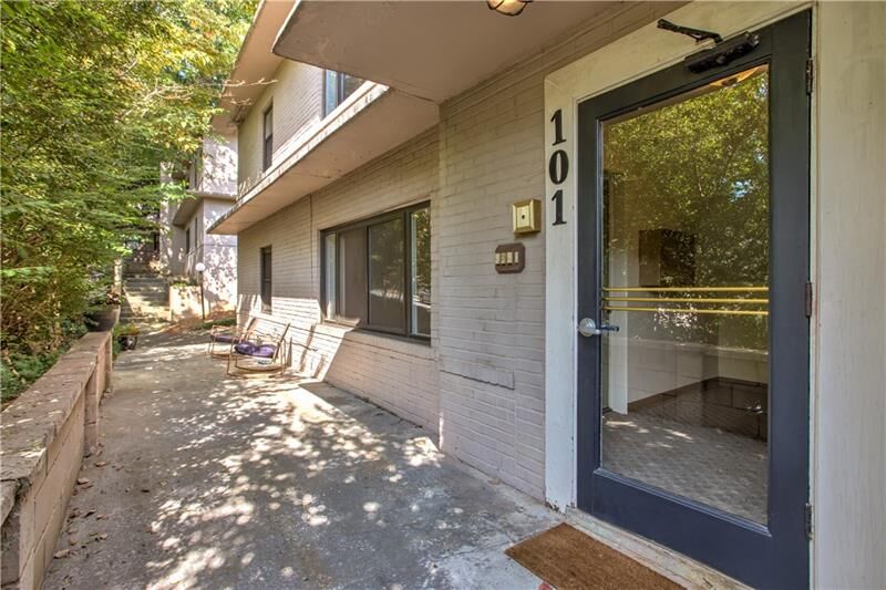 Property Photo:  101 Ardmore Place NW 1  GA 30309 