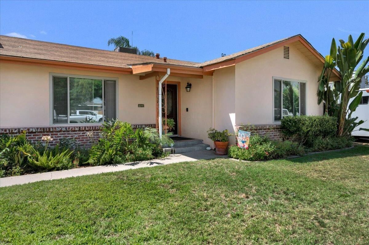 Property Photo: 2641 W Harter Avenue CA 93277