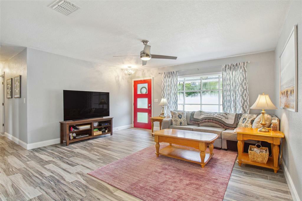 Property Photo:  1253 E Edgewood Drive  FL 33803 