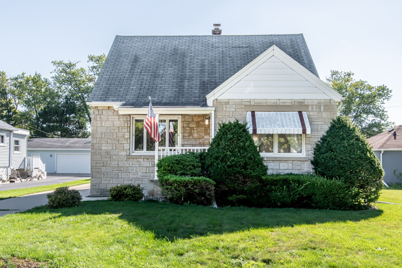 Property Photo:  3194 S 105th St  WI 53227 