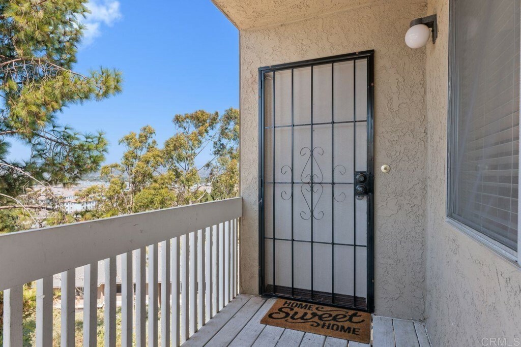 Property Photo:  4246 Mesa Vista Way 1  CA 92057 