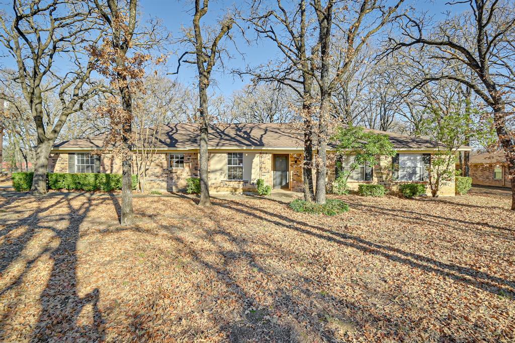 Property Photo: 1921 Red Oak Drive TX 76028