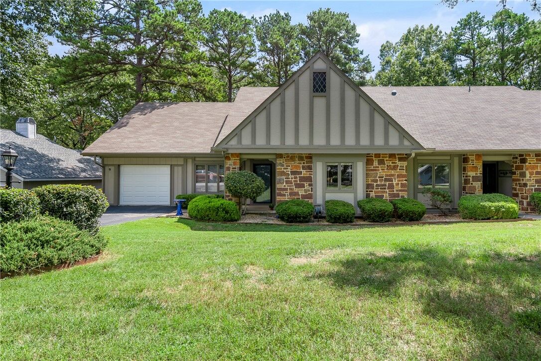 Property Photo:  9 Norwood Lane  AR 72714 