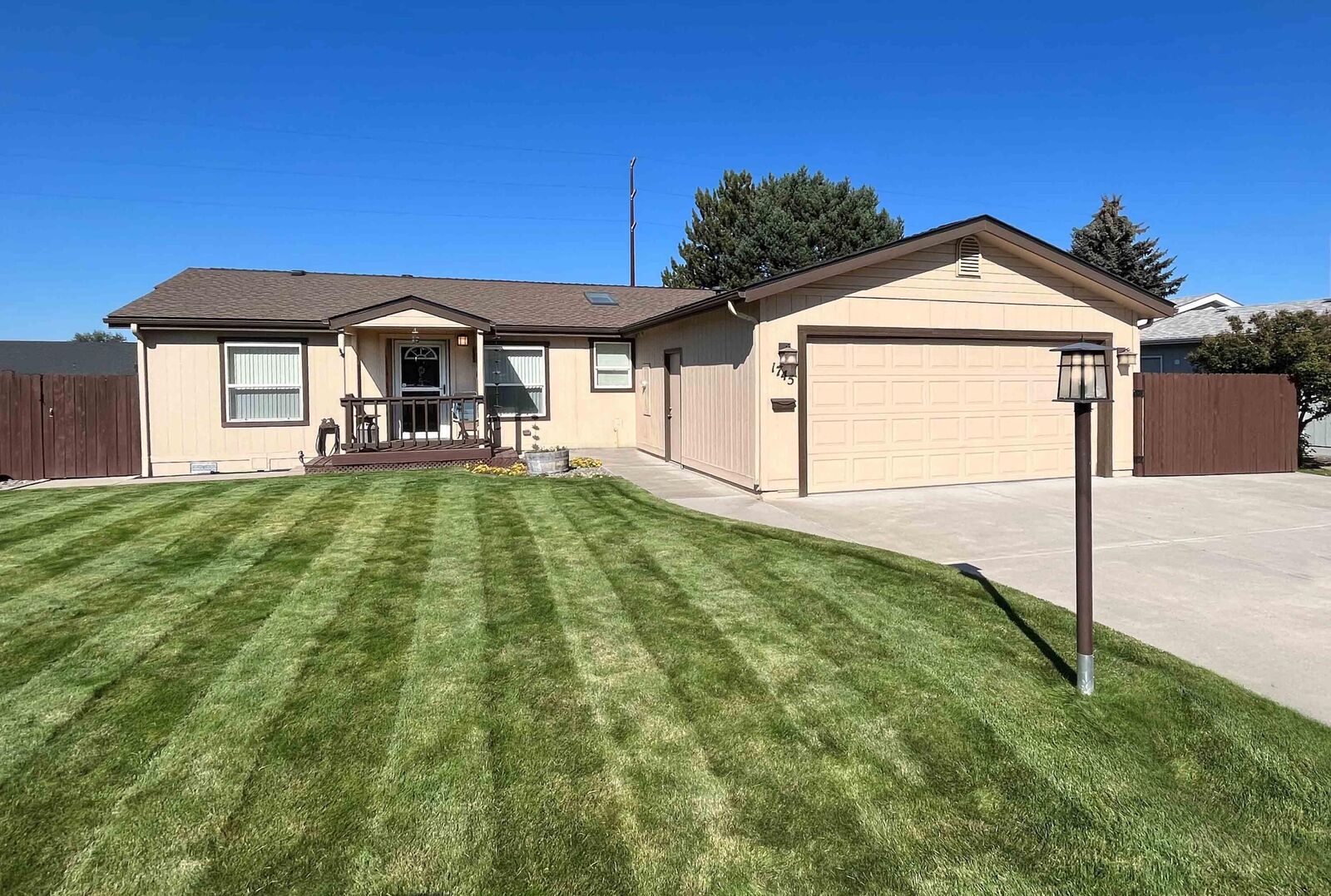 Property Photo: 1745 NE 6th Street OR 97756