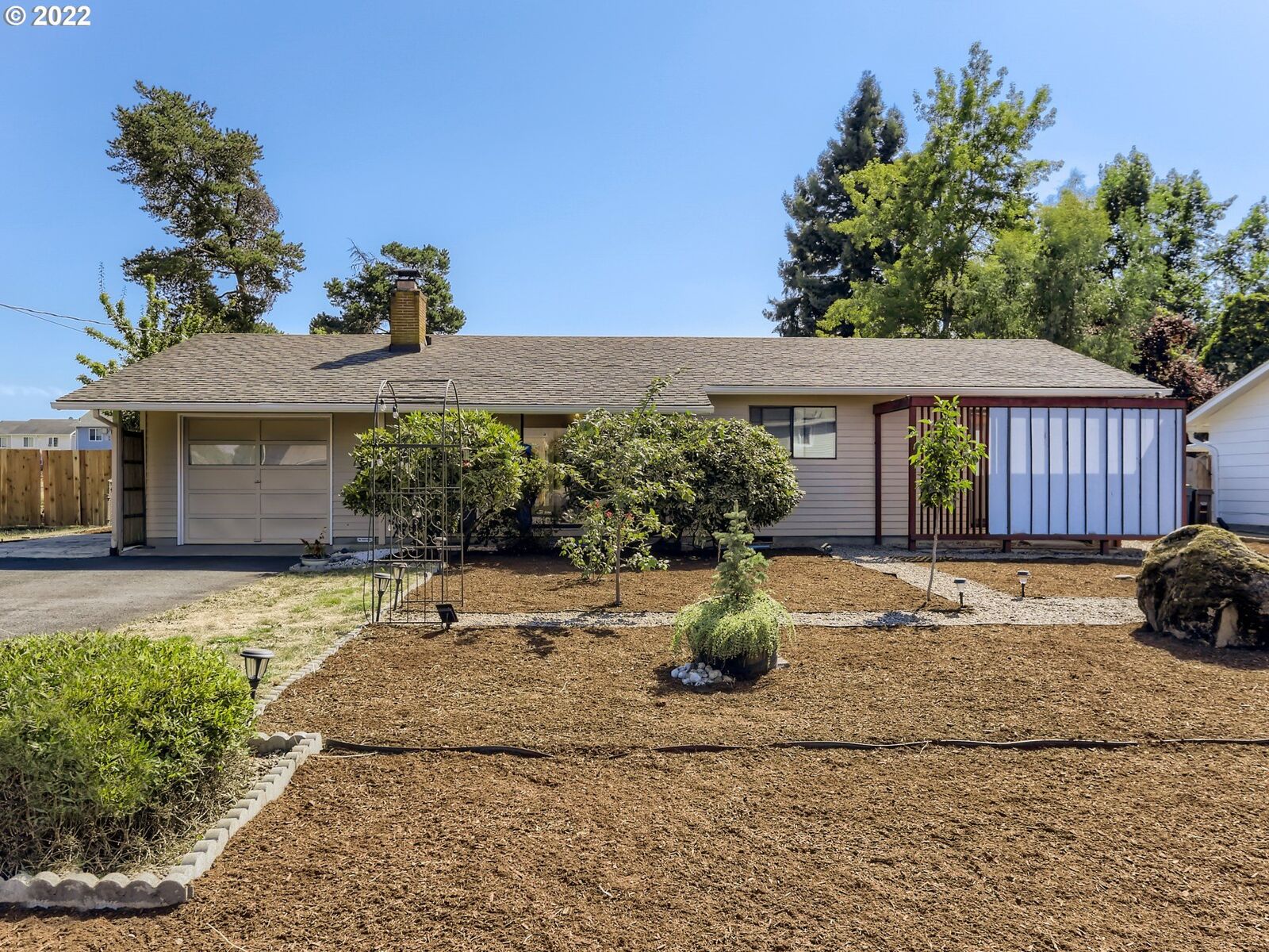 Property Photo:  7176 SE Johnson St  OR 97123 