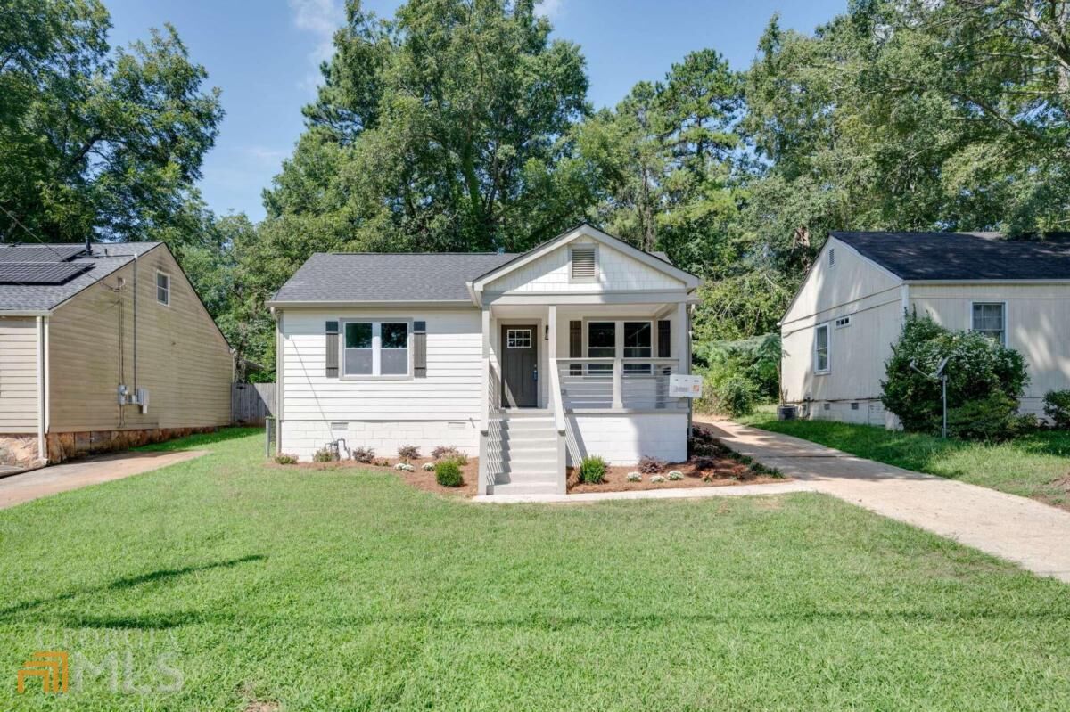 Property Photo:  623 Quillian Avenue  GA 30032 