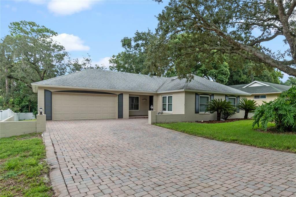 Property Photo:  441 E Hillcrest Street  FL 32701 