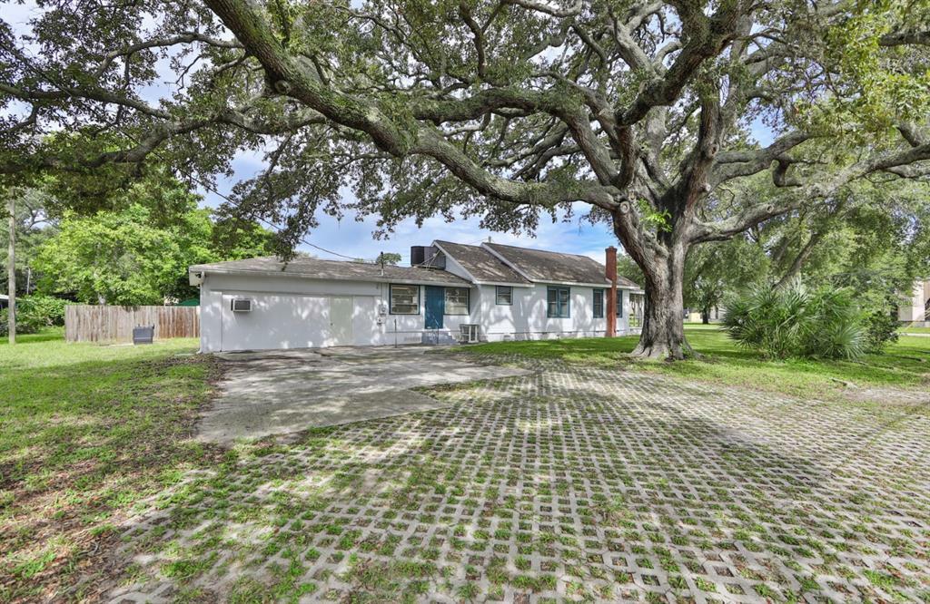 Property Photo:  4940 41st Avenue N  FL 33709 