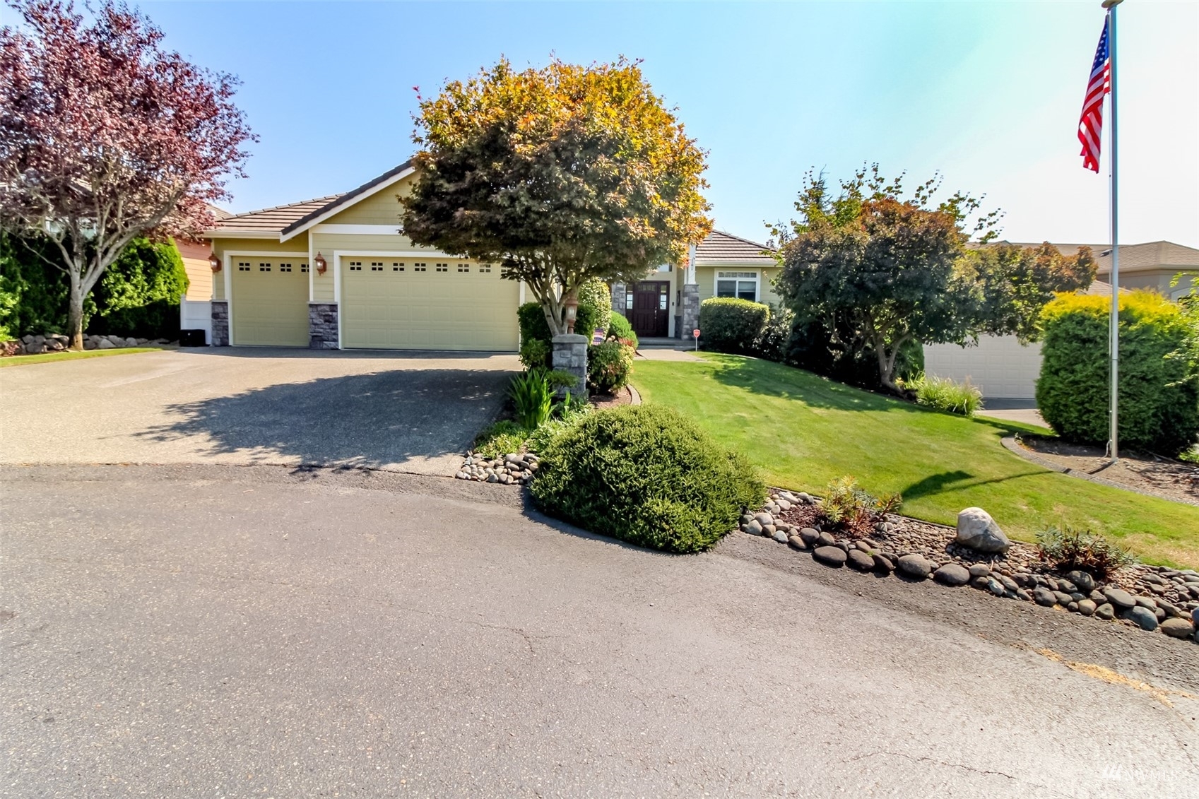 Property Photo:  9627  183rd Avenue E  WA 98391 
