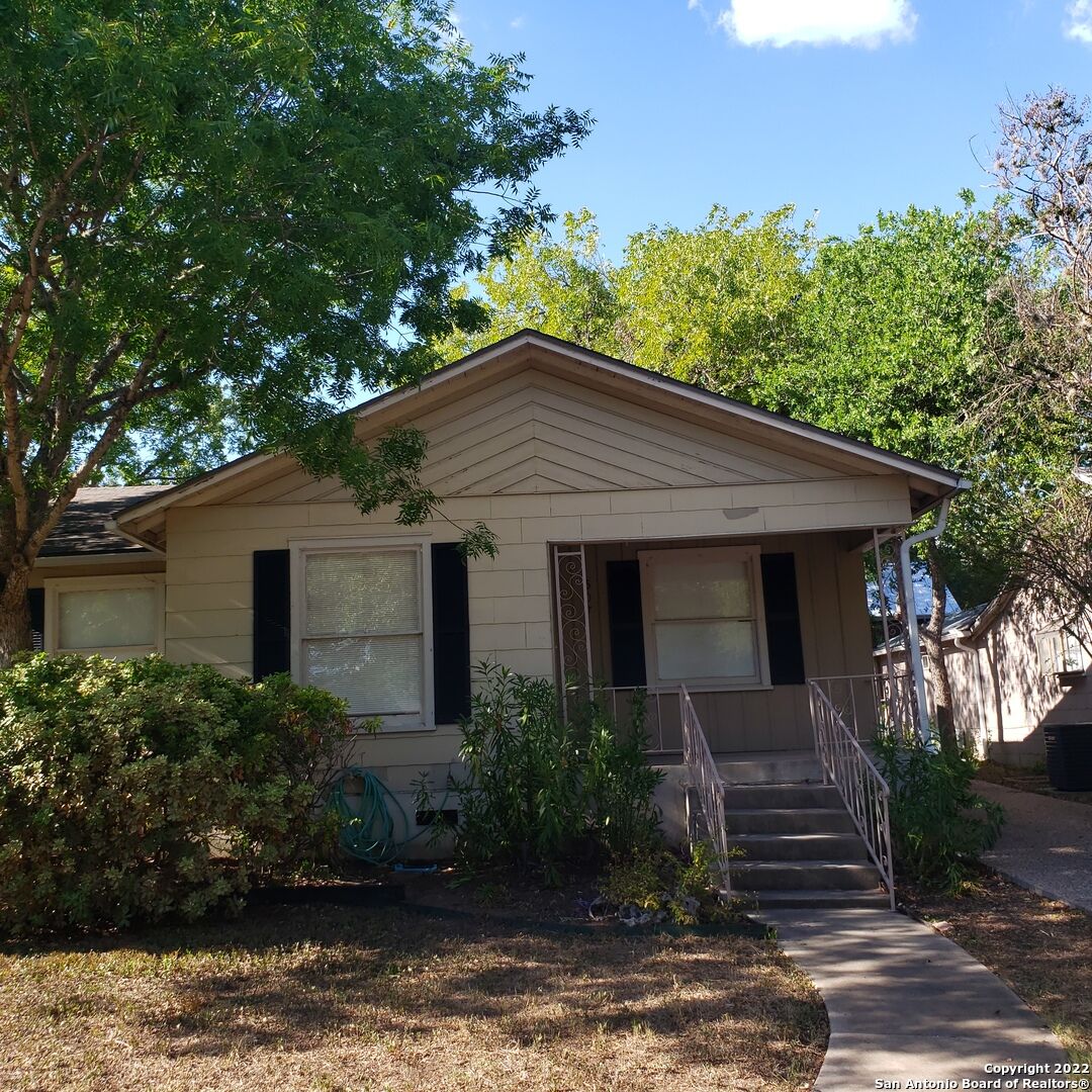 Property Photo: 507 Ogden Ln TX 78209