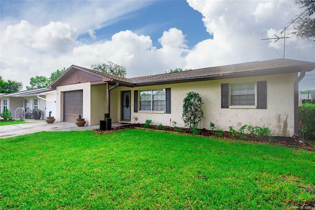 Property Photo:  4702 Larch Dr  FL 33542 